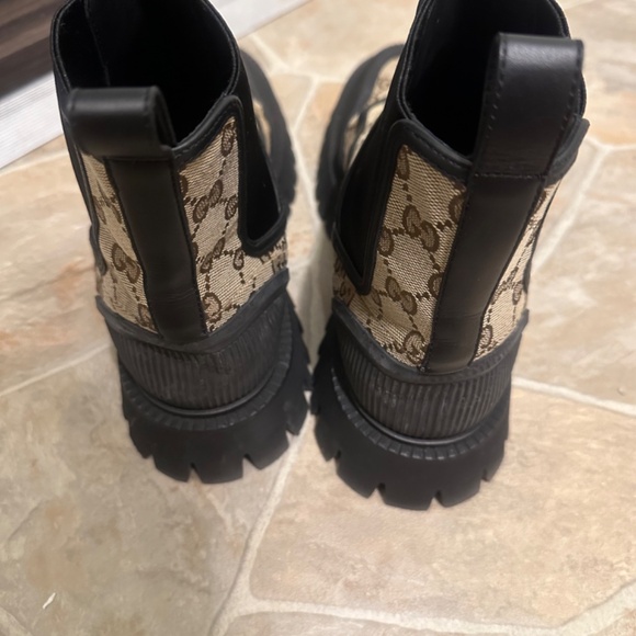 Woman’s Gucci Boots - Picture 6 of 7
